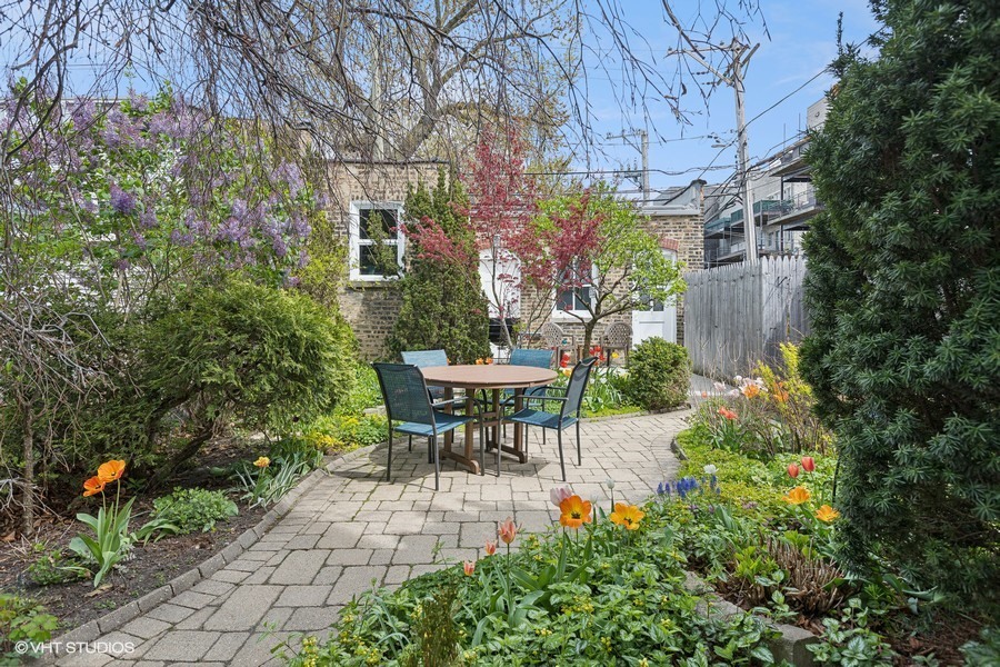 2815 North Racine Avenue, Unit 2 Chicago, IL 60657 - Photo 14 of 15