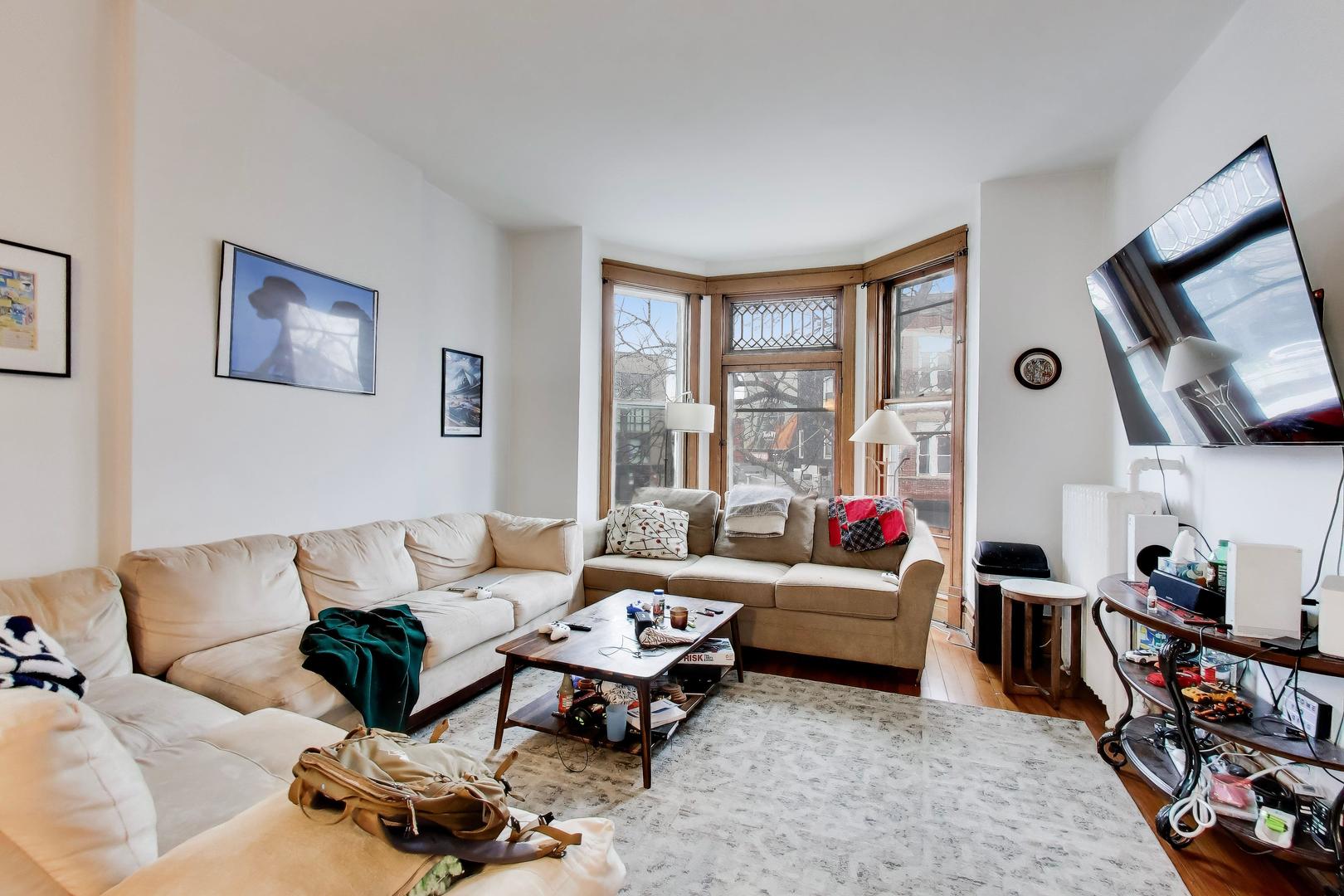 2815 North Racine Avenue, Unit 2 Chicago, IL 60657 - Photo 3 of 15