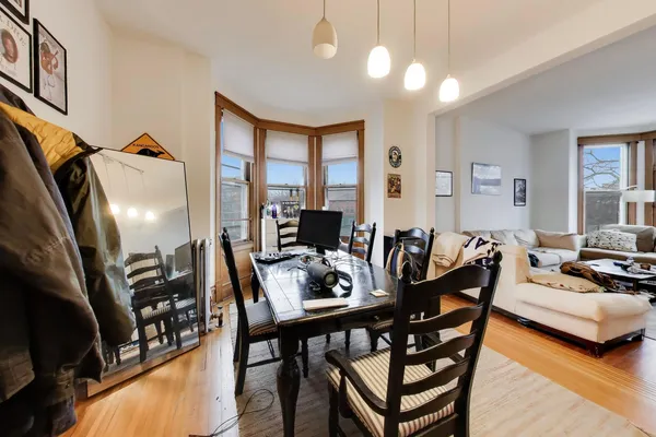 $4,900 | 2815 North Racine Avenue, Unit 2, Chicago, IL 60657
