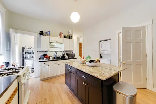 $4,900 | 2815 North Racine Avenue, Unit 2, Chicago, IL 60657