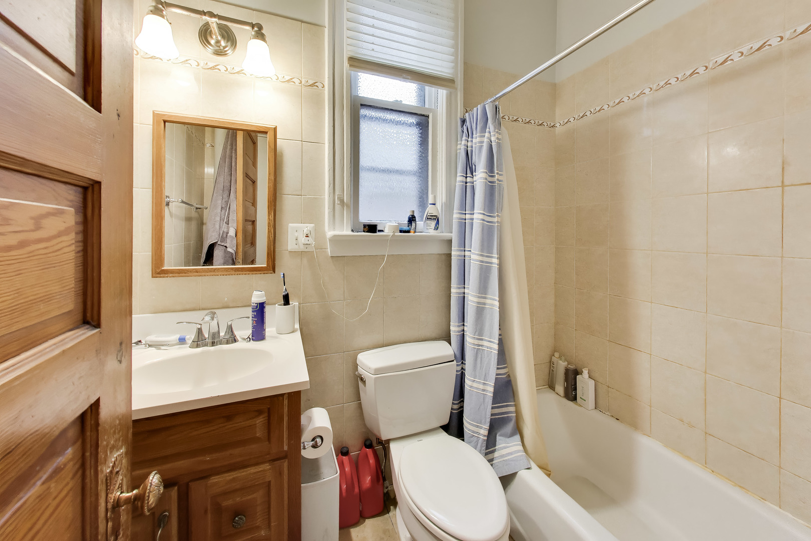 2815 North Racine Avenue, Unit 2 Chicago, IL 60657 - Photo 9 of 15