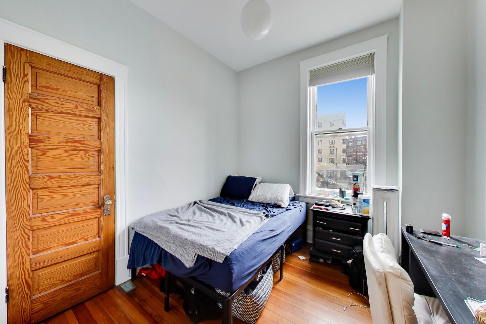 2815 North Racine Avenue, Unit 2 Chicago, IL 60657 - Photo 10 of 15