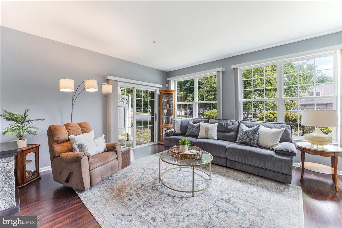 1306 Nicklaus Drive, Unit 134 Springfield, PA 19064 - Photo 4 of 22 Natural Light