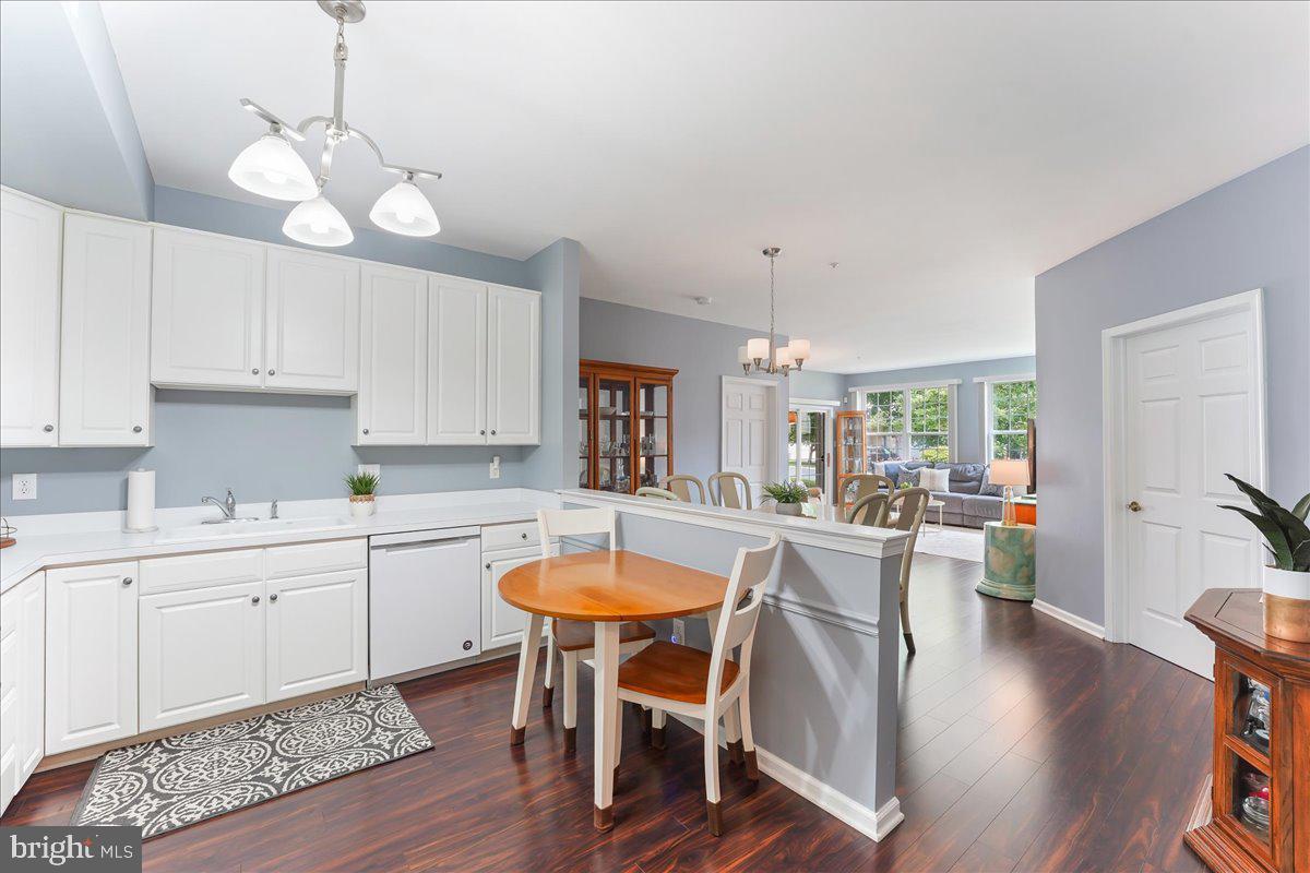 1306 Nicklaus Drive, Unit 134 Springfield, PA 19064 - Photo 10 of 22 Kitchen