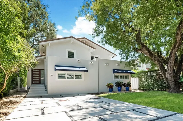 $3,195,000 | 7255 Southwest 55th Avenue, Miami, FL 33143
