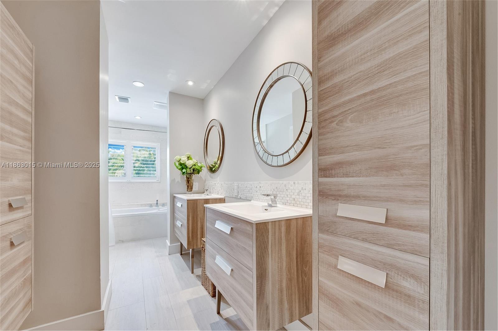 7255 Southwest 55th Avenue Miami, FL 33143 - Photo 28 of 40 Jack and Jill bathroom