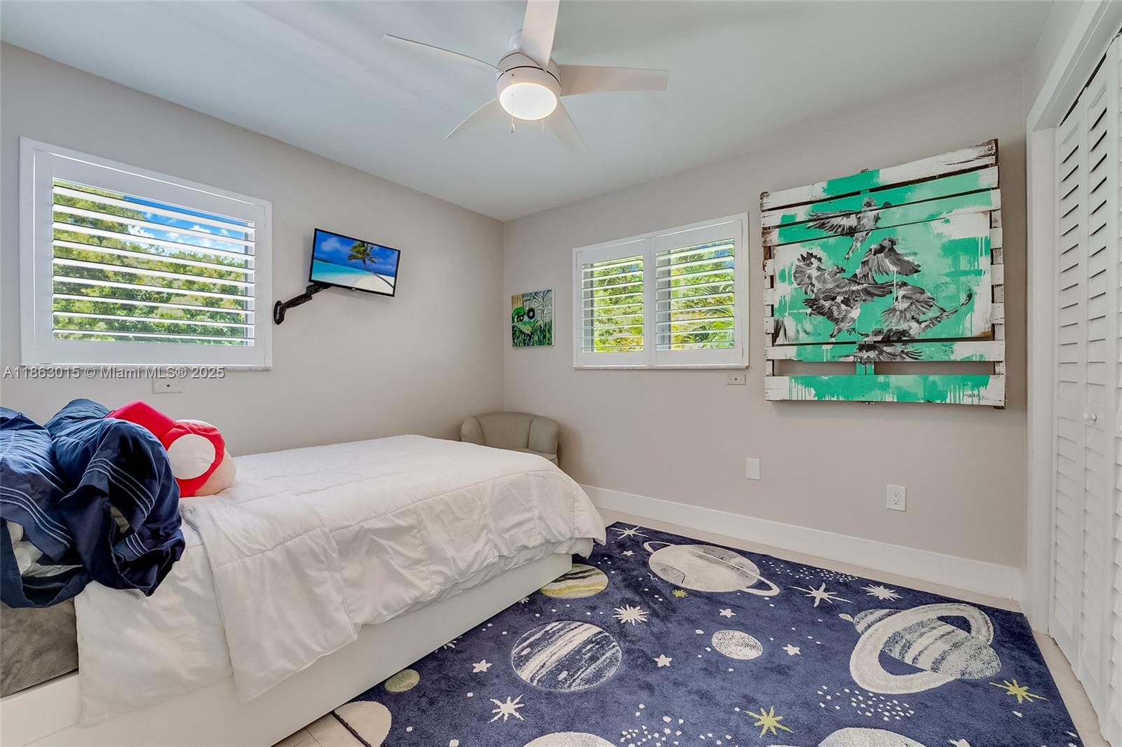 7255 Southwest 55th Avenue Miami, FL 33143 - Photo 30 of 40 3rd bedroom upstairs