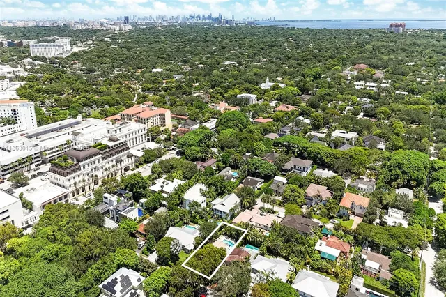 $3,195,000 | 7255 Southwest 55th Avenue, Miami, FL 33143