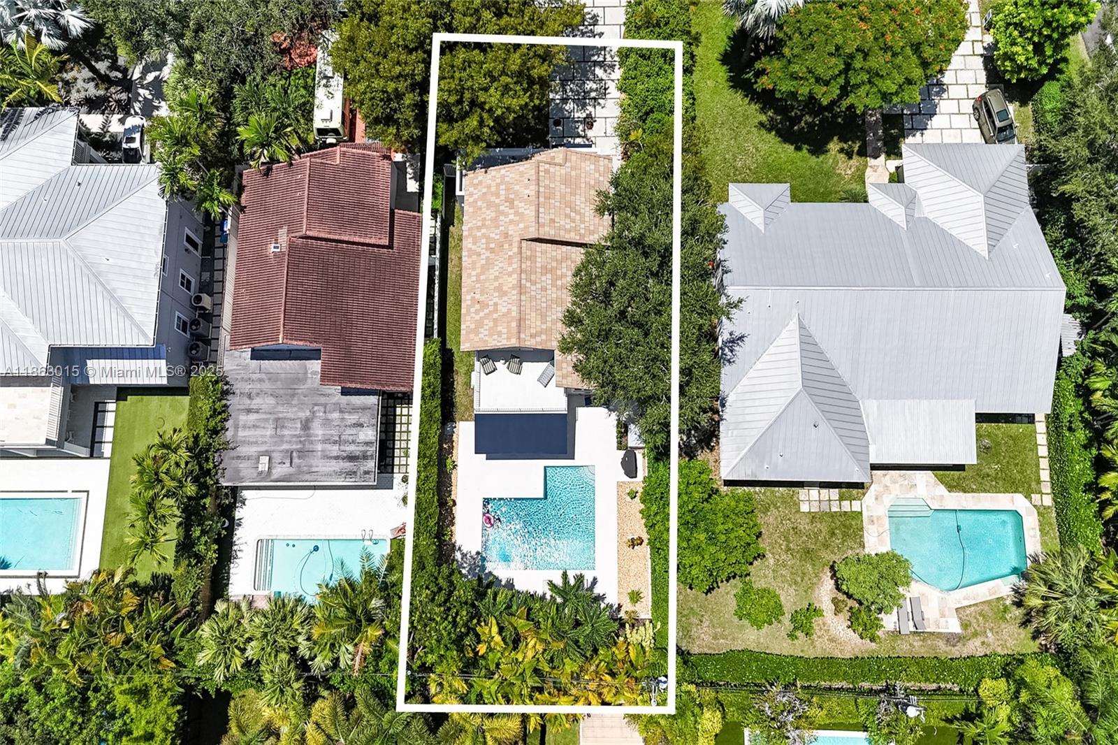 7255 Southwest 55th Avenue Miami, FL 33143 - Photo 4 of 40