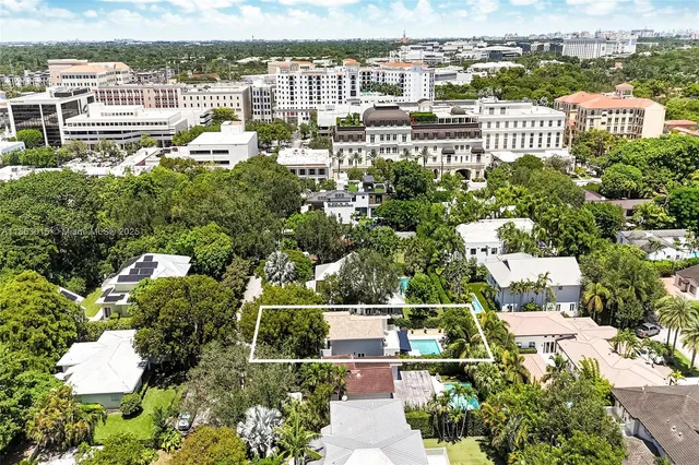 $3,195,000 | 7255 Southwest 55th Avenue, Miami, FL 33143
