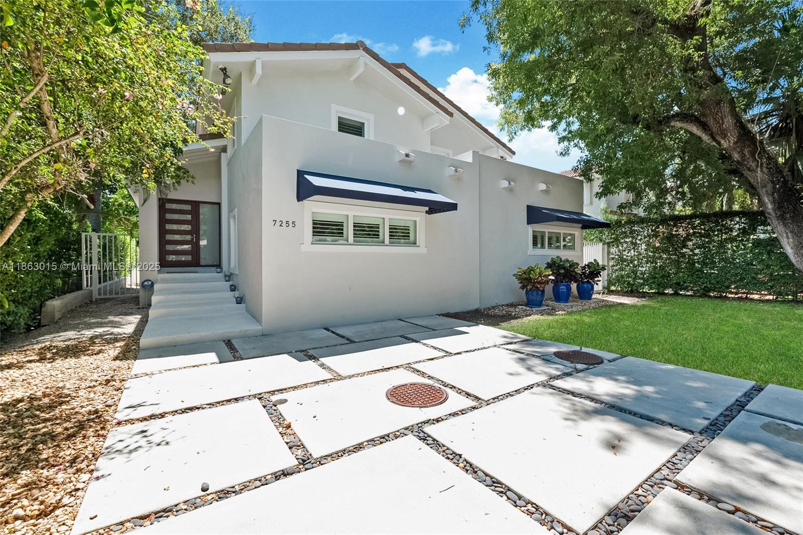 7255 Southwest 55th Avenue Miami, FL 33143 - Photo 6 of 40