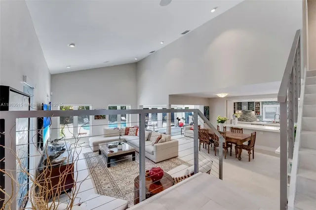 $3,195,000 | 7255 Southwest 55th Avenue, Miami, FL 33143