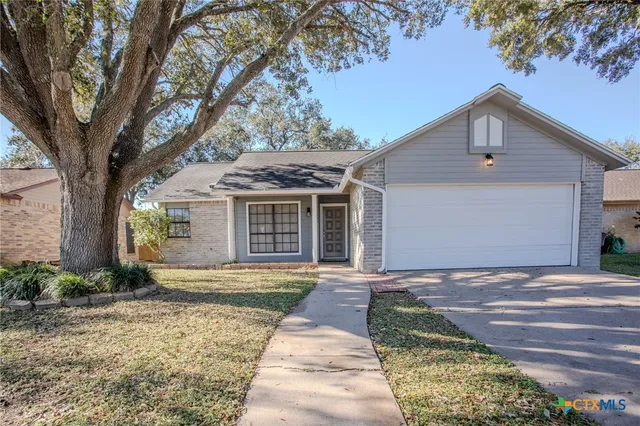 $239,500 | 508 Queenswood Trail, Victoria, TX 77901