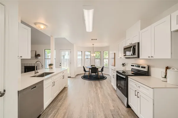 $2,100 | 905 Jasmine Trail, Georgetown, TX 78626