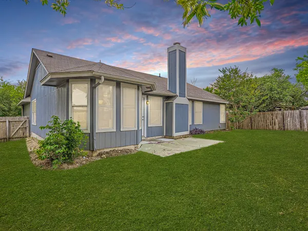 $2,100 | 905 Jasmine Trail, Georgetown, TX 78626