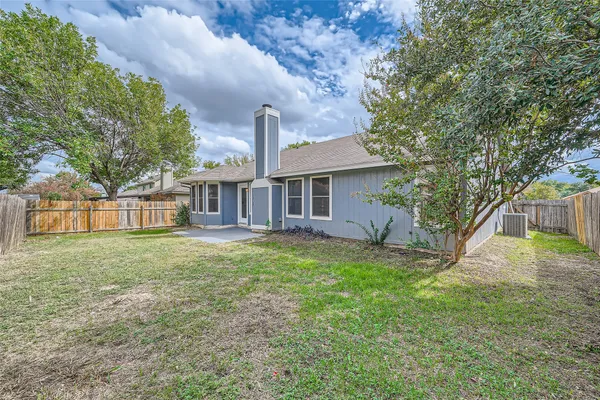 $2,100 | 905 Jasmine Trail, Georgetown, TX 78626