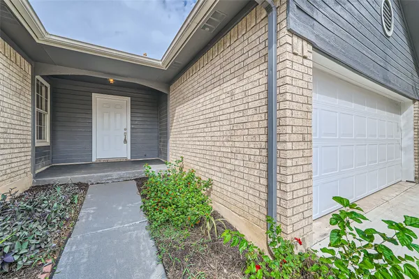 $2,100 | 905 Jasmine Trail, Georgetown, TX 78626