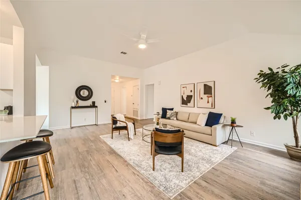 $2,100 | 905 Jasmine Trail, Georgetown, TX 78626