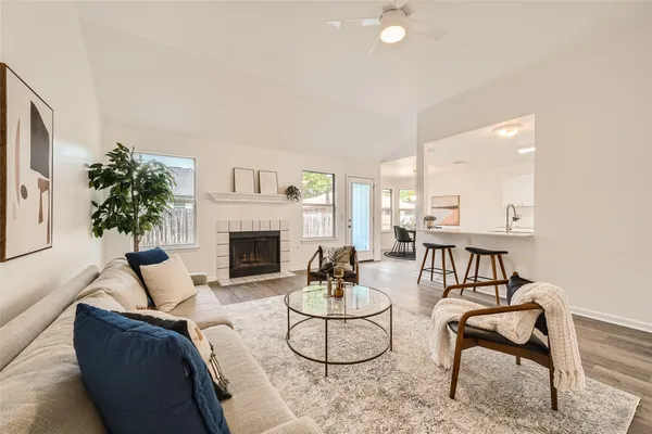 $2,100 | 905 Jasmine Trail, Georgetown, TX 78626