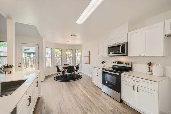 $2,100 | 905 Jasmine Trail, Georgetown, TX 78626