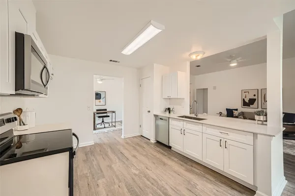 $2,100 | 905 Jasmine Trail, Georgetown, TX 78626