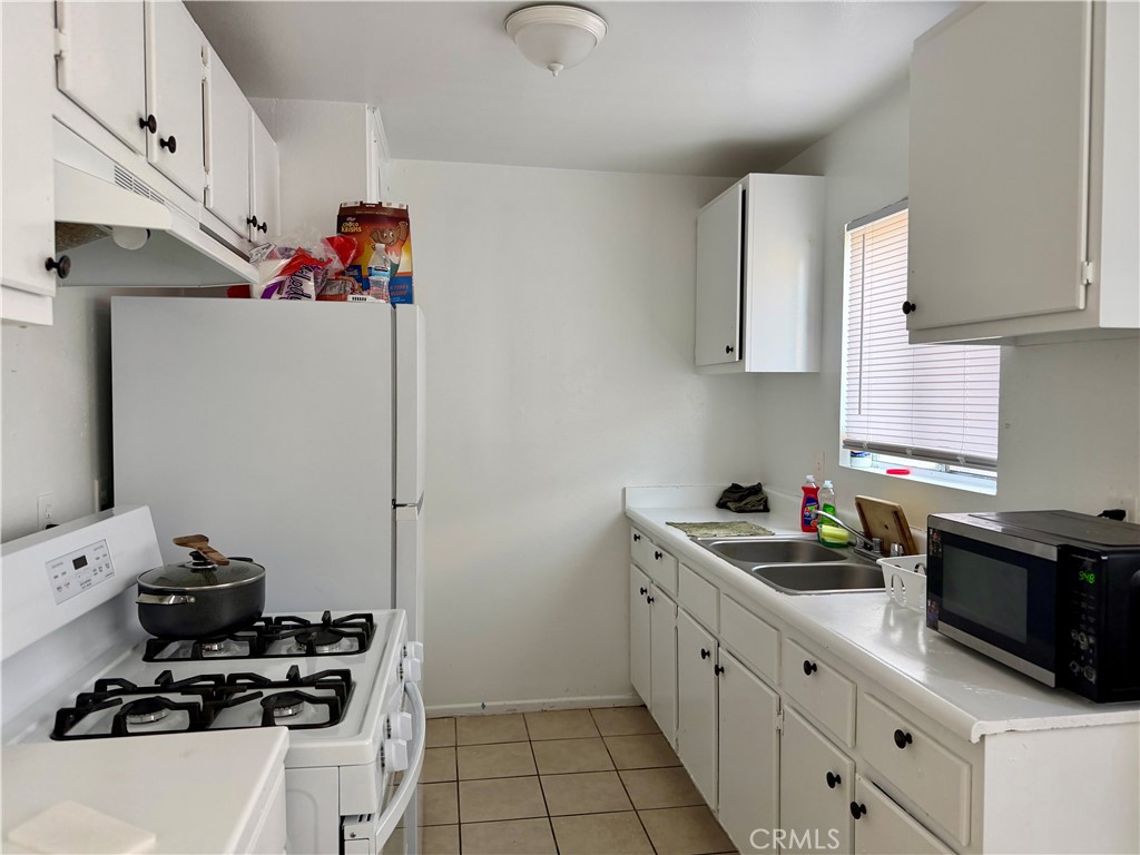 421 Devener Street Riverside, CA 92507 - Photo 7 of 8 Gallery Image 7