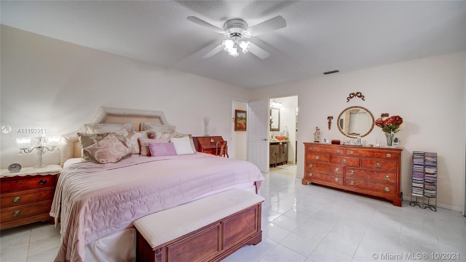 8453 Southwest 83rd Street Miami, FL 33143 - Photo 12 of 26 Gallery Image 12