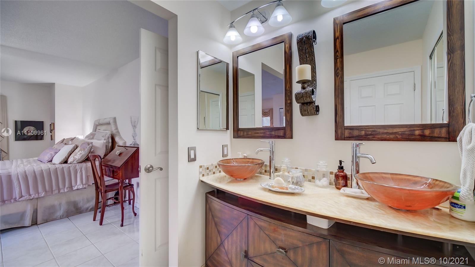 8453 Southwest 83rd Street Miami, FL 33143 - Photo 13 of 26 Gallery Image 13
