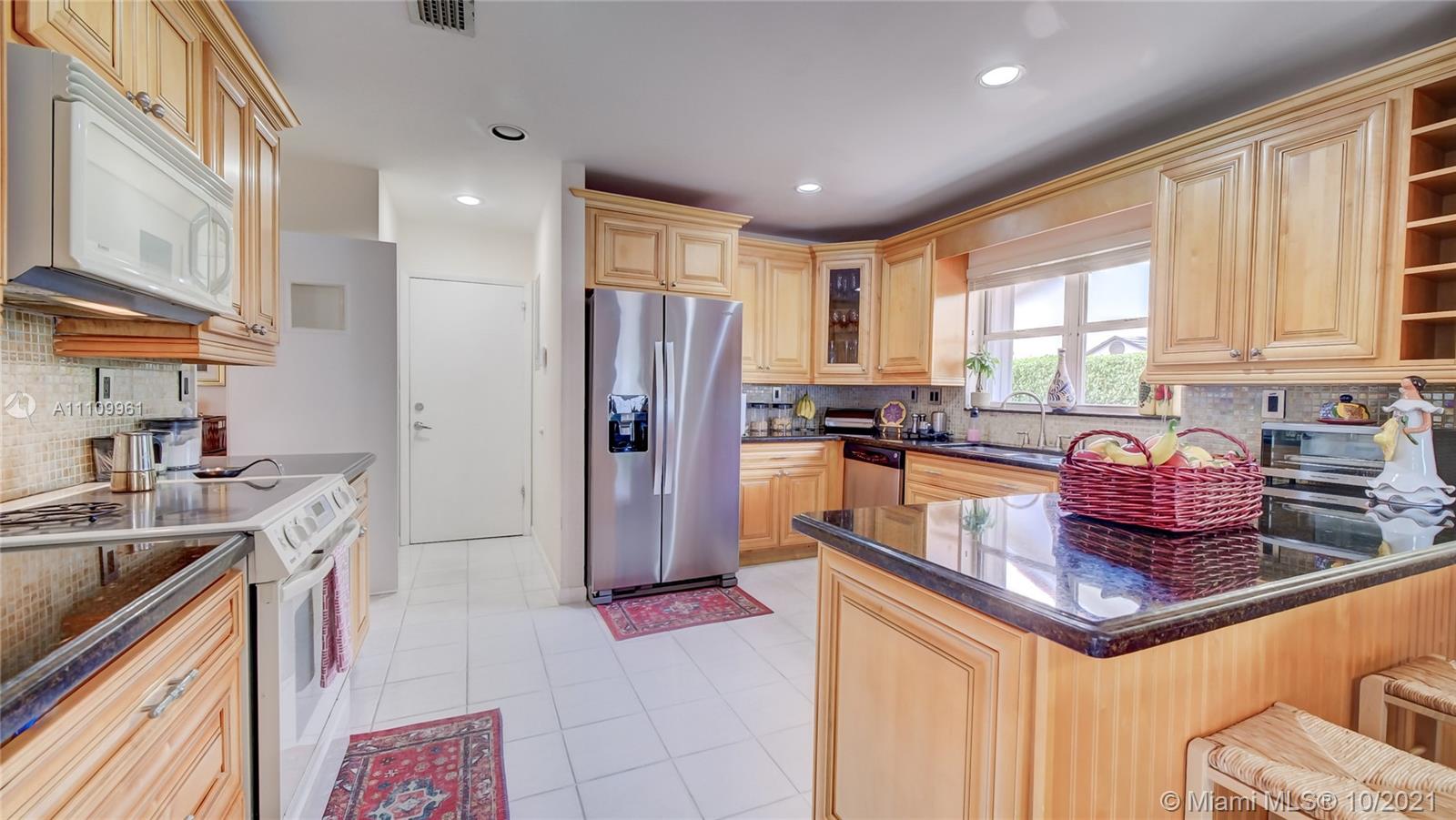 8453 Southwest 83rd Street Miami, FL 33143 - Photo 9 of 26 Gallery Image 9