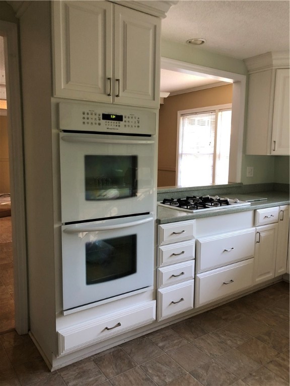 127 Canterbury Road Pendleton, SC 29670 - Photo 7 of 46 Updated Kitchen with Double Ovens, Gas Cooktop
