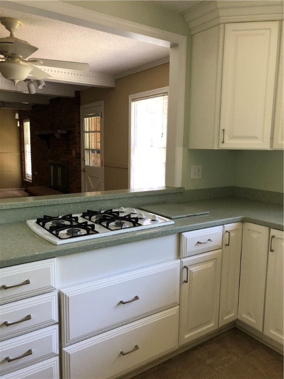 127 Canterbury Road Pendleton, SC 29670 - Photo 9 of 46 View from Kitchen to Family Room