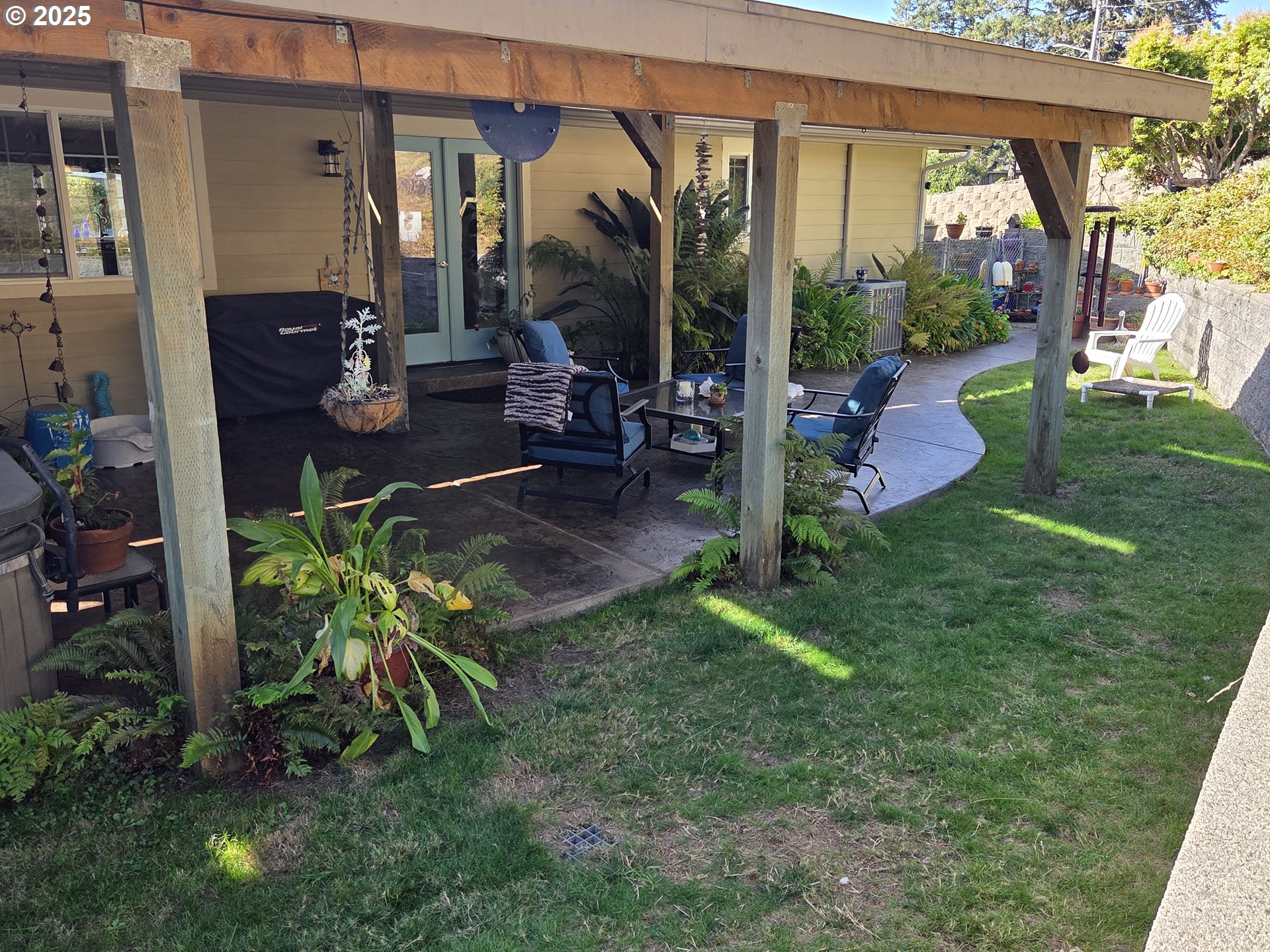 814 Paradise Lane Brookings, OR 97415 - Photo 40 of 47 Backyard