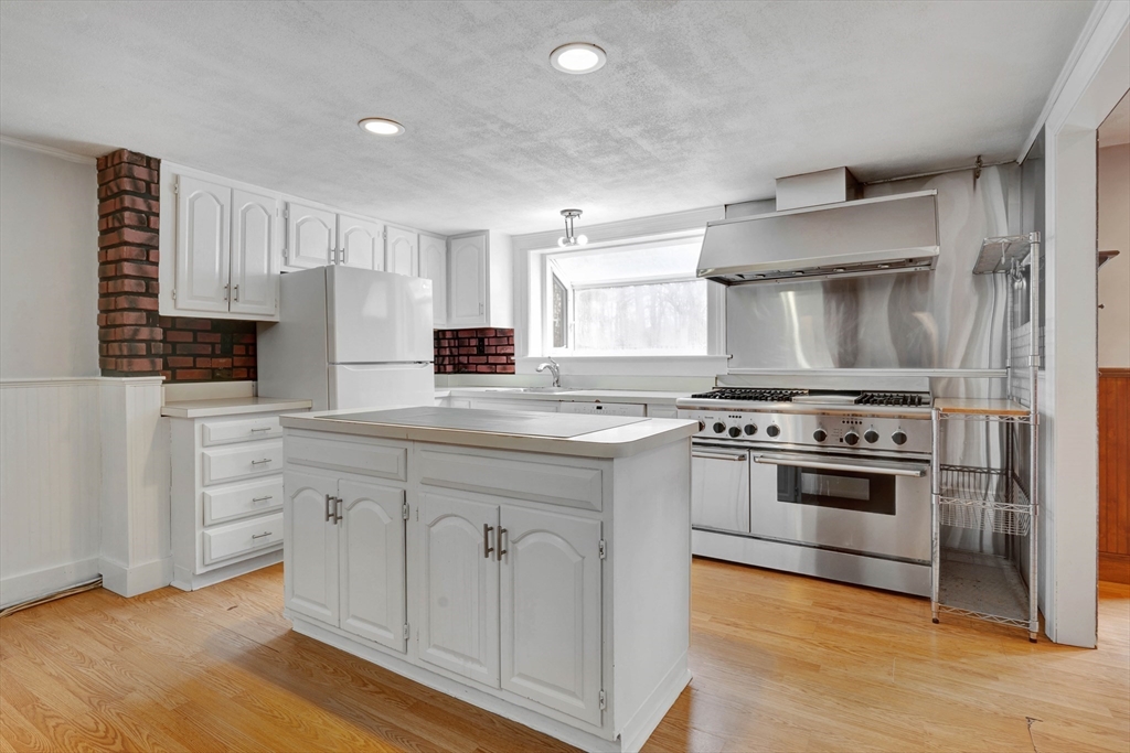 61 Trull Road Tewksbury, MA 01876 - Photo 19 of 37 Gallery Image 19