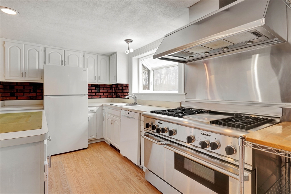 61 Trull Road Tewksbury, MA 01876 - Photo 20 of 37 Gallery Image 20
