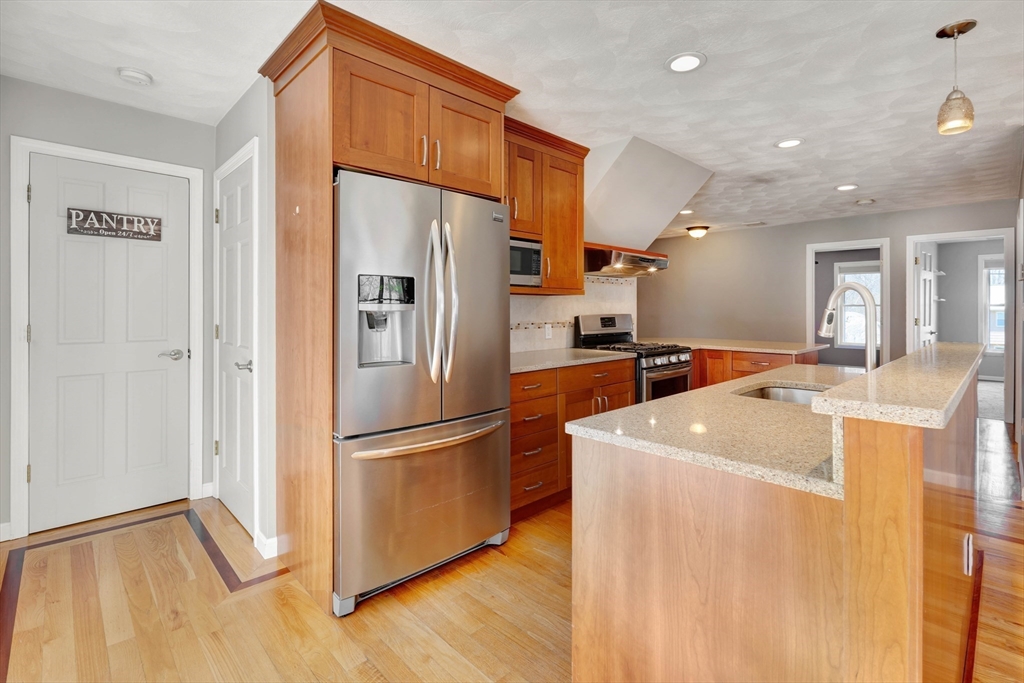 61 Trull Road Tewksbury, MA 01876 - Photo 9 of 37 Gallery Image 9