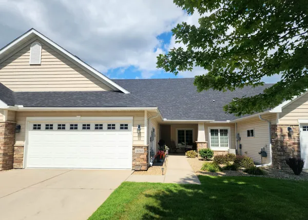 $330,000 | 1050 Woodland Drive, Hastings, MN 55033