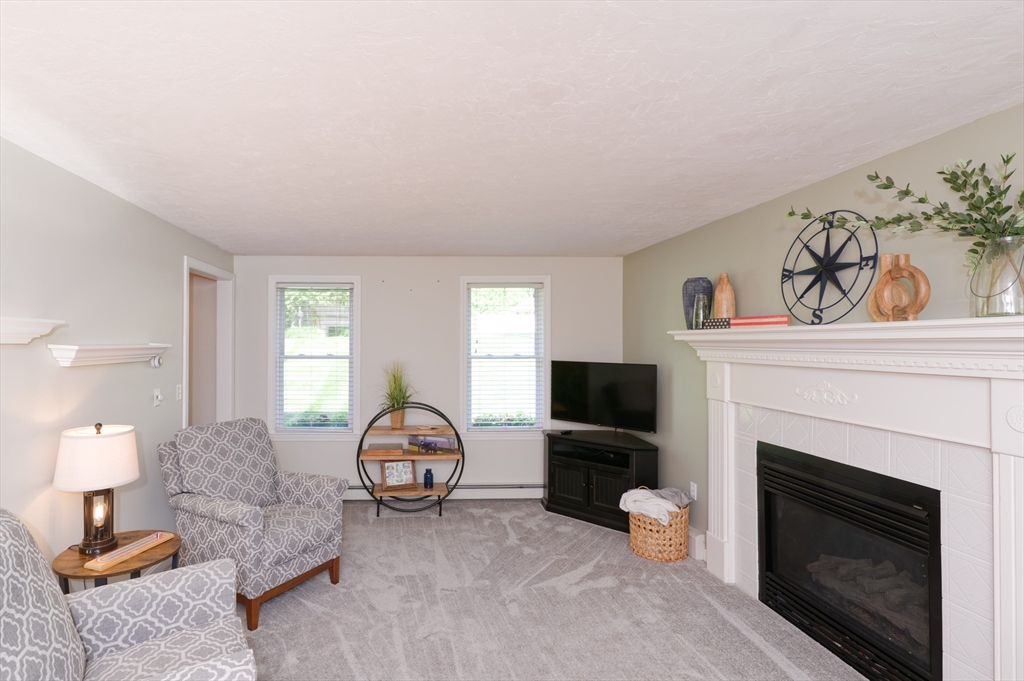 6 Chamberlain Road Uxbridge, MA 01569 - Photo 8 of 38