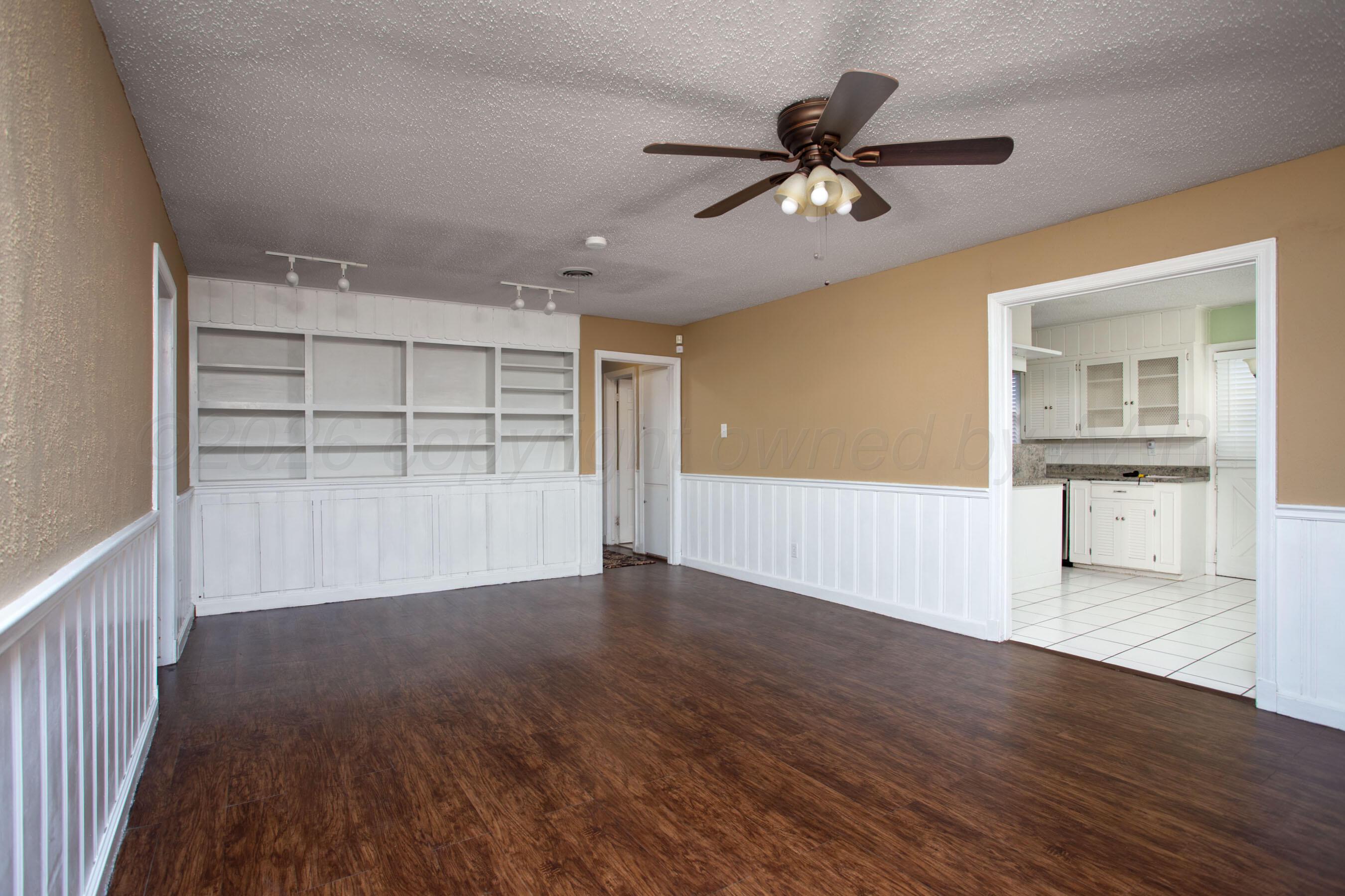 4301 South Fannin Street Amarillo, TX 79110 - Photo 5 of 25 Living Area 1