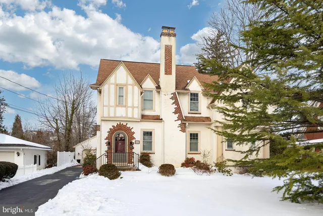 $725,000 | 241 West Anderson Avenue, Phoenixville, PA 19460