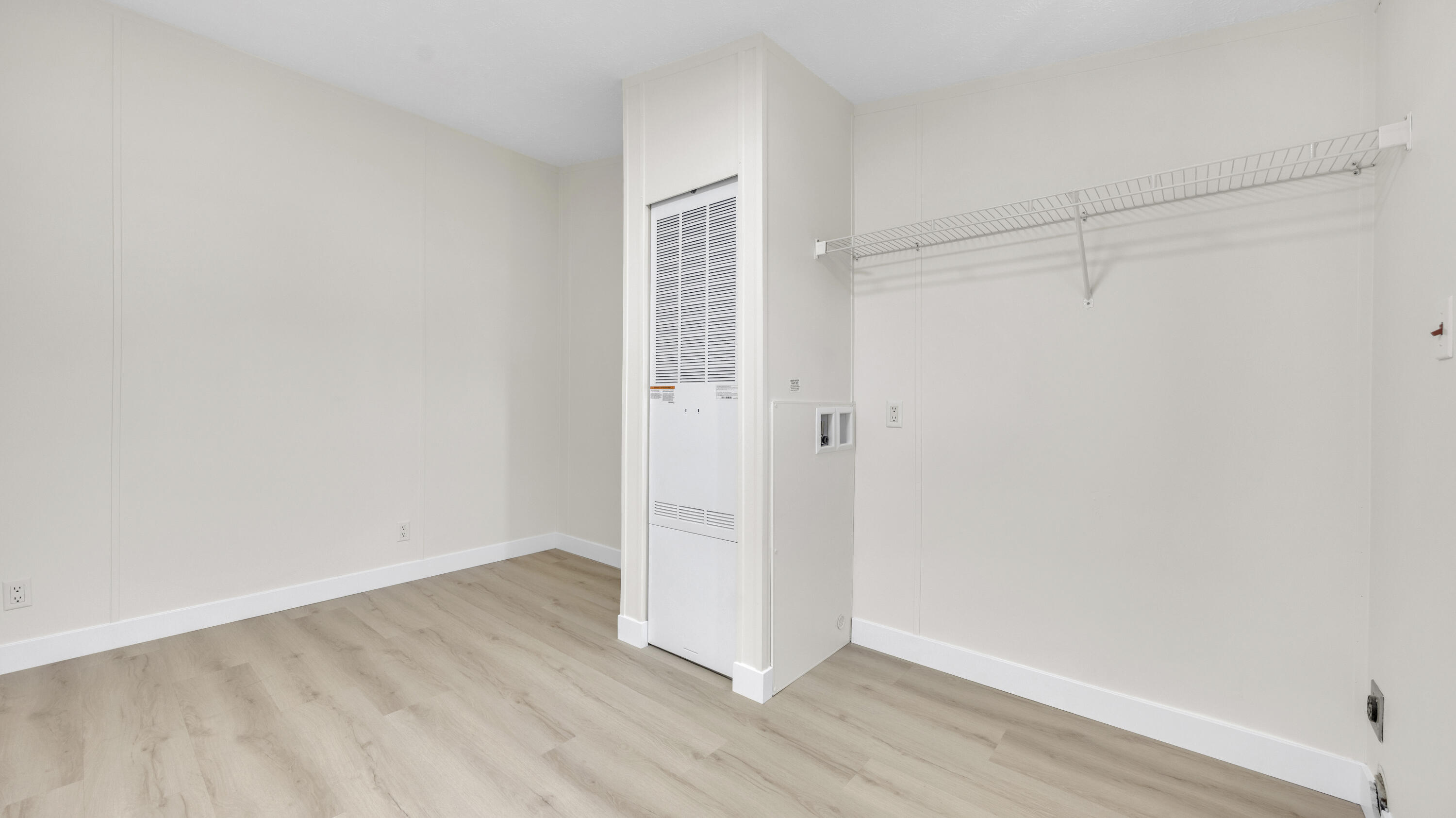 5019 Flagstone Road Sheboygan, WI 53083 - Photo 35 of 48 MUDROOM