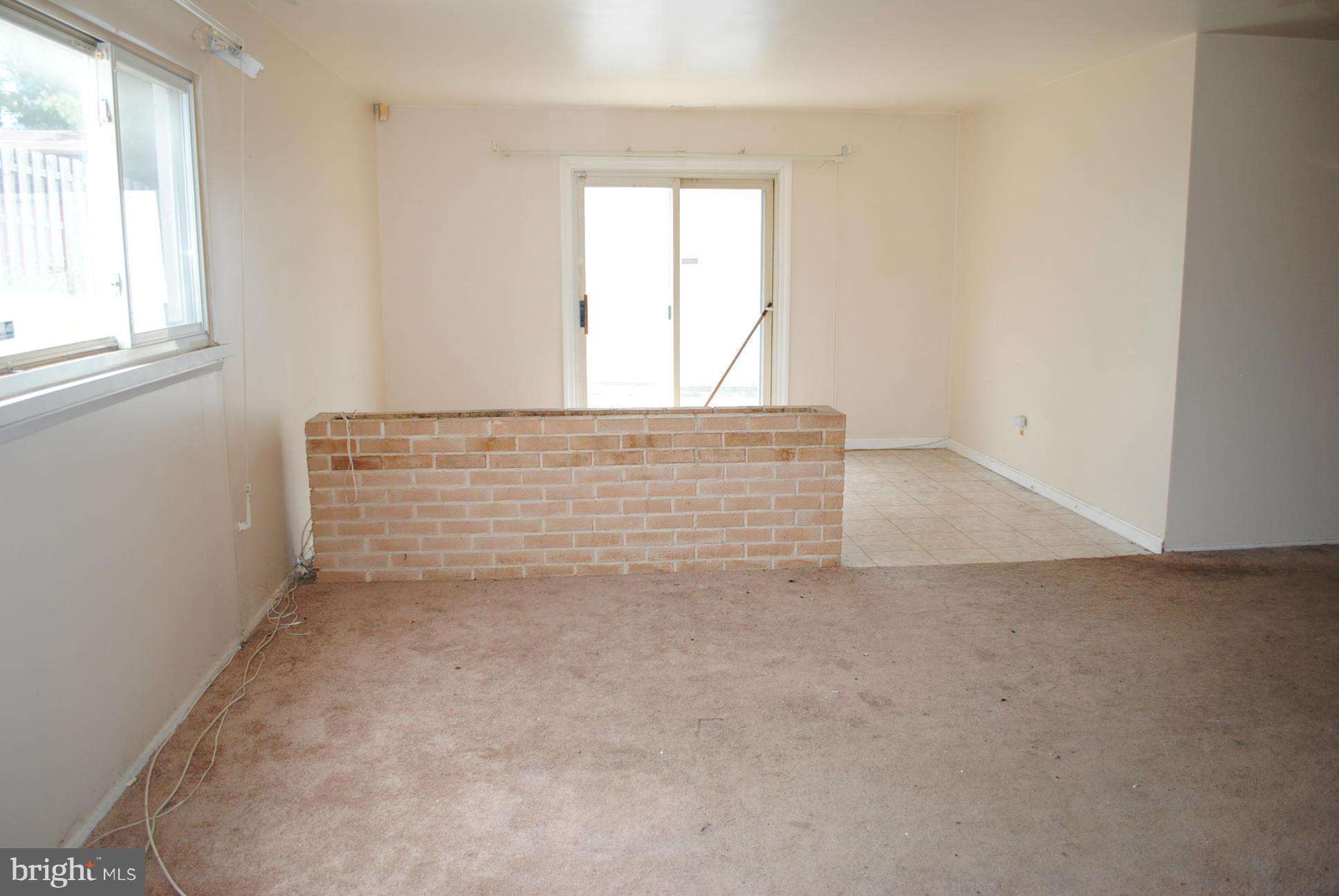 1941 Winder Road Baltimore, MD 21244 - Photo 11 of 22 an empty room with windows