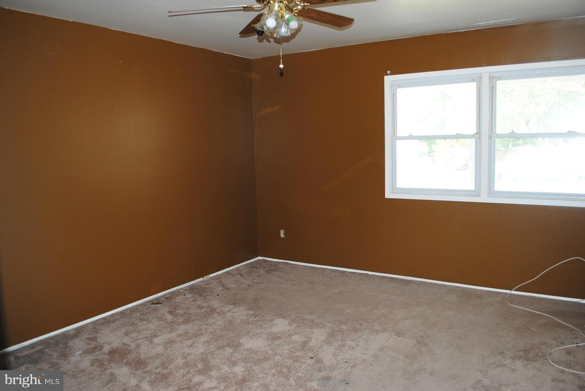 1941 Winder Road Baltimore, MD 21244 - Photo 18 of 22 an empty room with a window