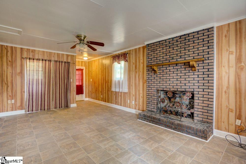 320 Allen Bridge Road Woodruff, SC 29388 - Photo 3 of 26