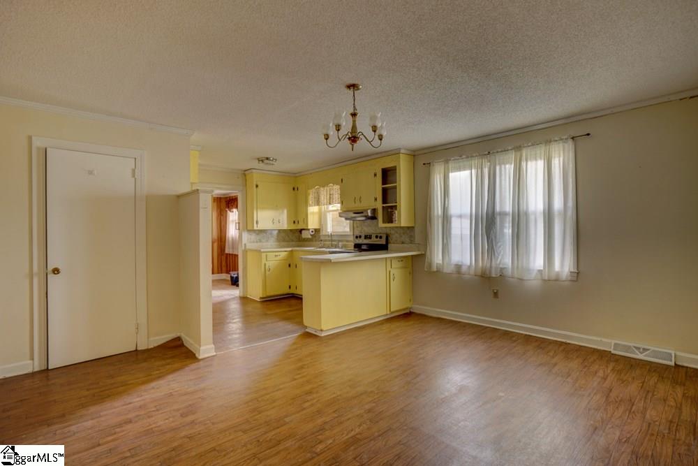 320 Allen Bridge Road Woodruff, SC 29388 - Photo 8 of 26