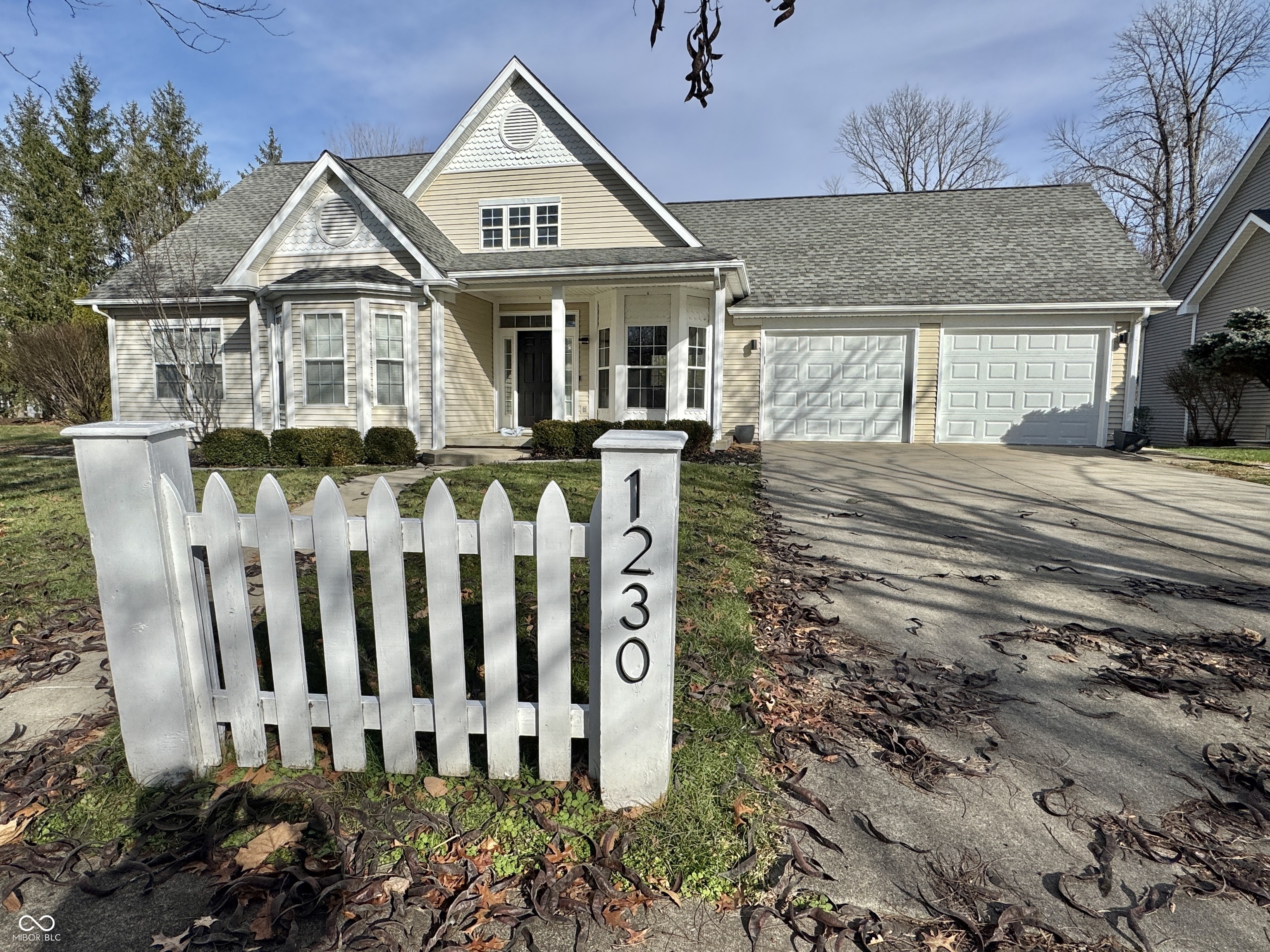 1230 Boxwood Court Columbus, IN 47201 - Photo 2 of 18