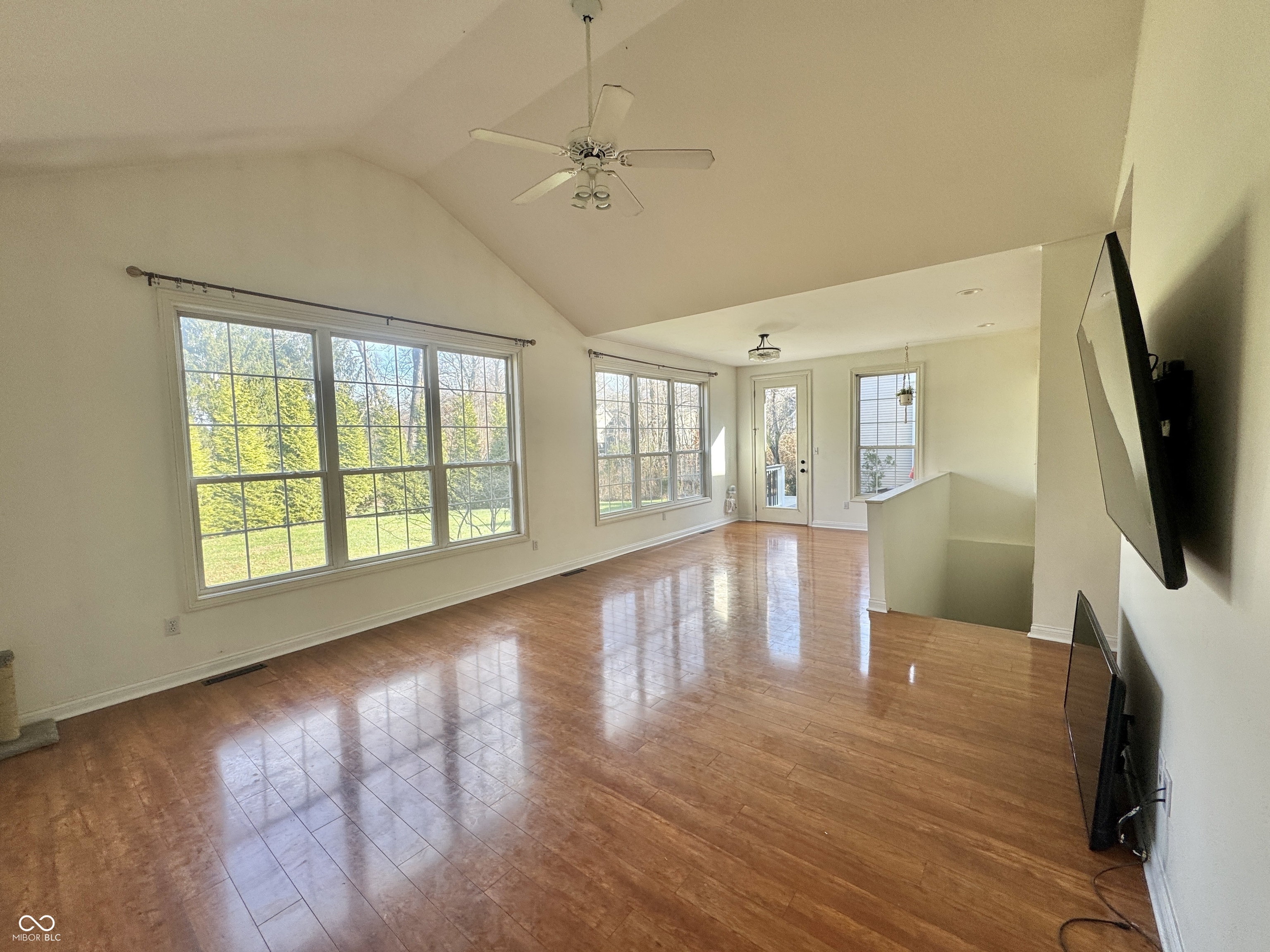 1230 Boxwood Court Columbus, IN 47201 - Photo 7 of 18