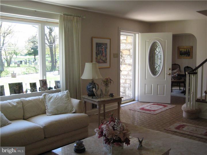 620 Crum Creek Road Broomall, PA 19008 - Photo 4 of 16 Gallery Image 4