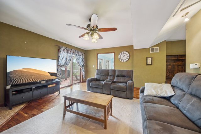 27884 West Riverside Drive Antioch, IL 60002 - Photo 4 of 34