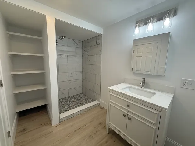 $3,700 | 337 Centre Street, Unit A, Boston, MA 02130