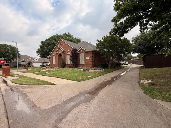 $2,850 | 8640 Woodcreek Drive, Irving, TX 75063